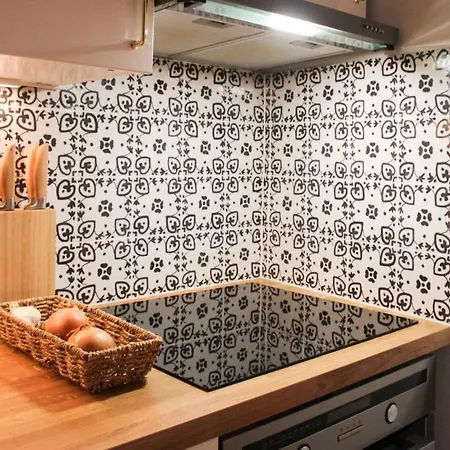 Duplex De Charme Au Coeur Du 2eme 아파트